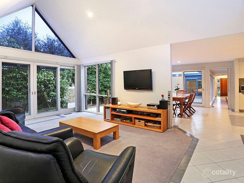 11 Whitten Ct, Highton, VIC 3216