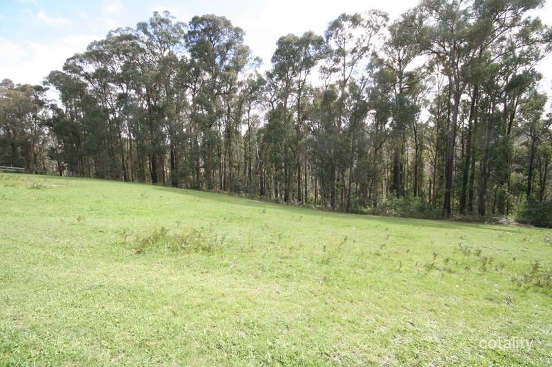 72 Edward Staff Dr, Kinglake, VIC 3763