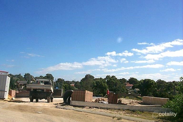 2 Sellenger Ct, City Beach, WA 6015