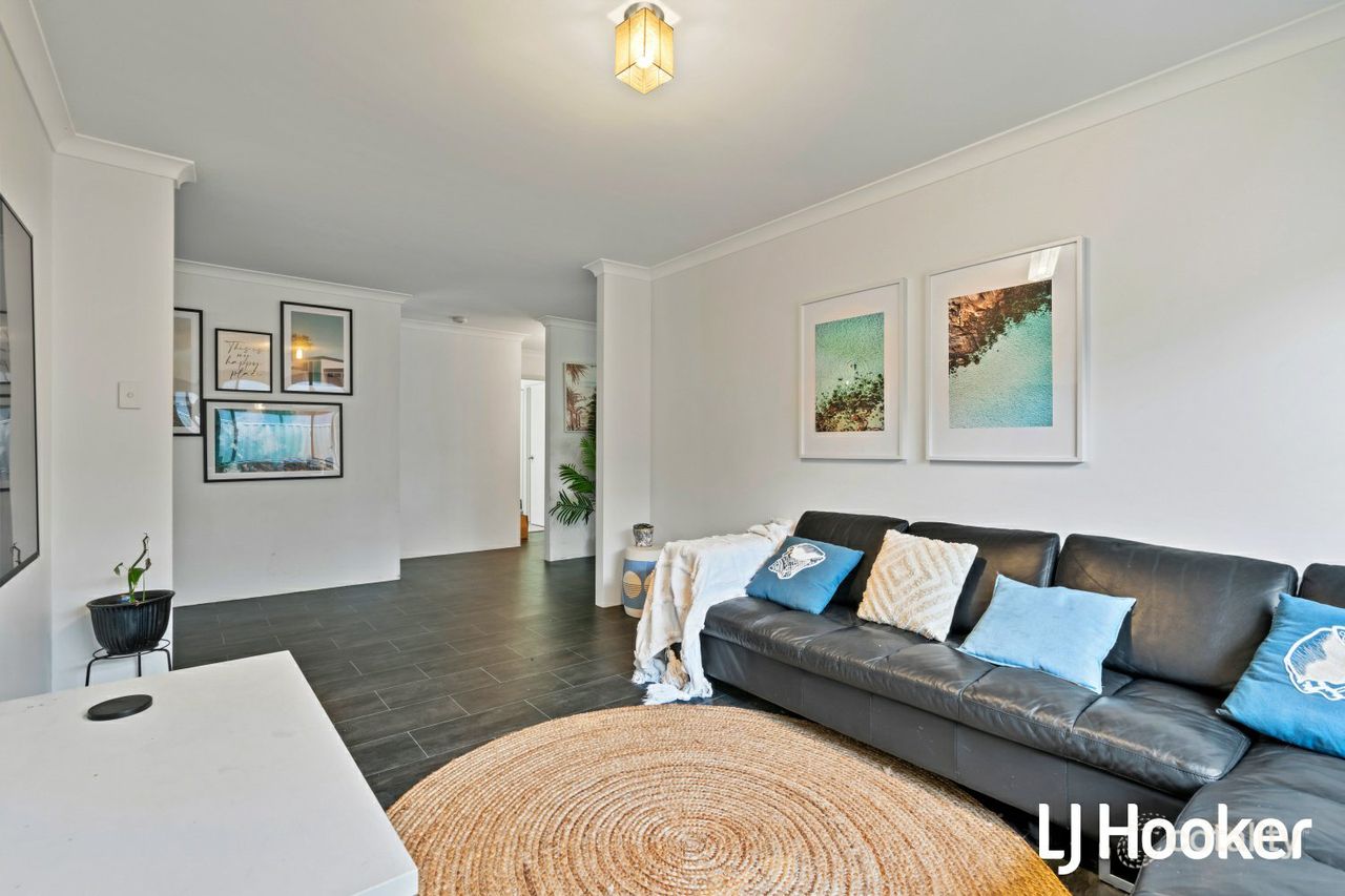 33 Strathclyde Cct, Champion Lakes, WA 6111