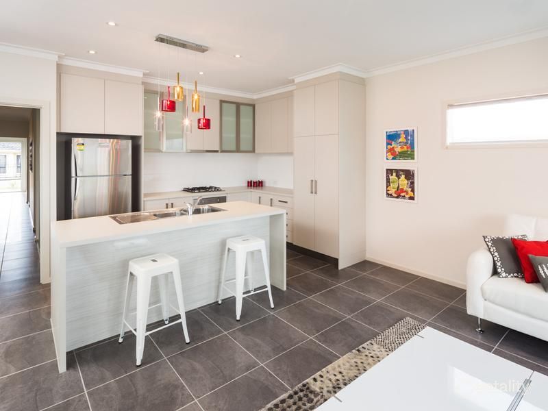 10 Gowrie St, Seaford Heights, SA 5169