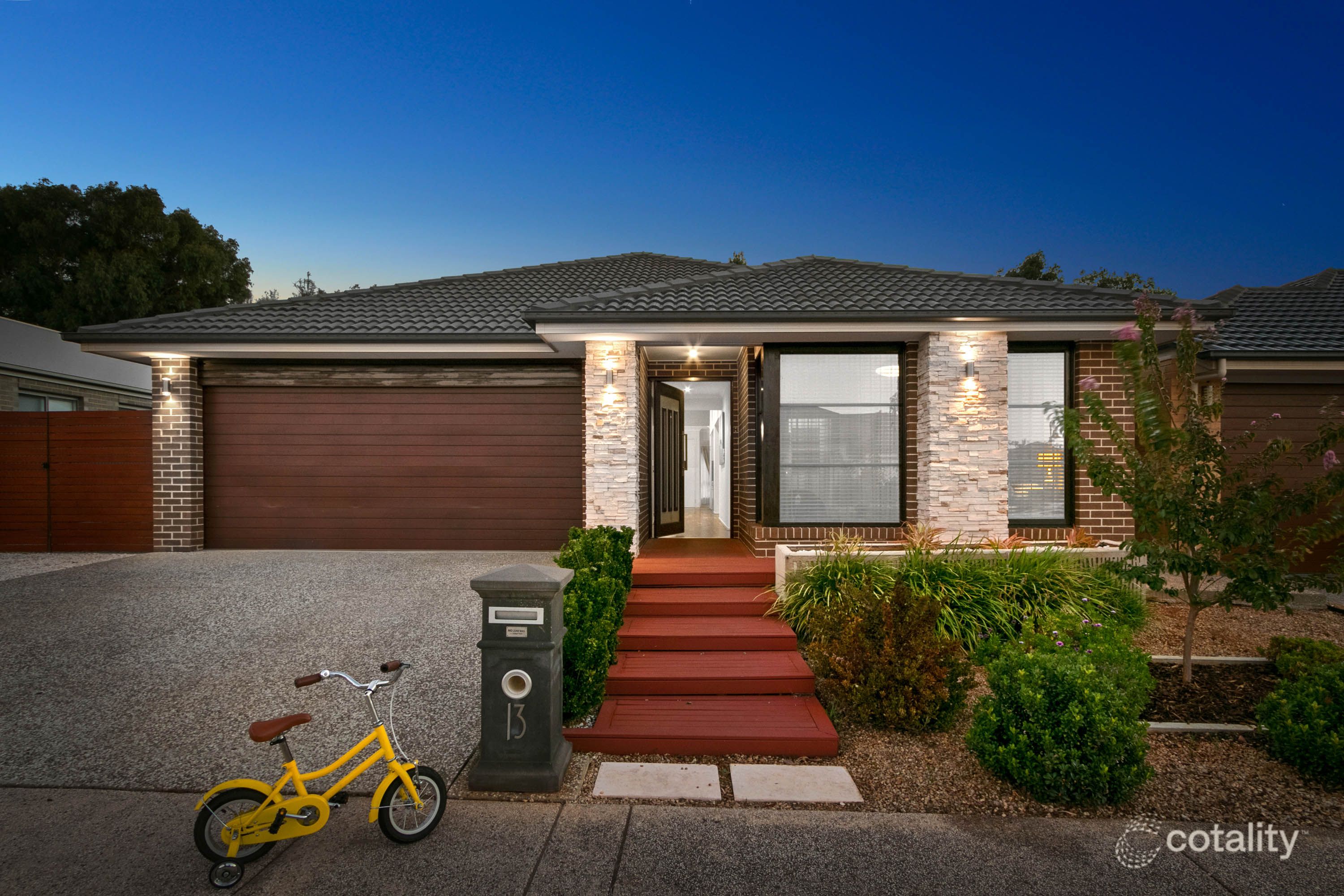 13 Roxburgh Cres, Blakeview, SA 5114