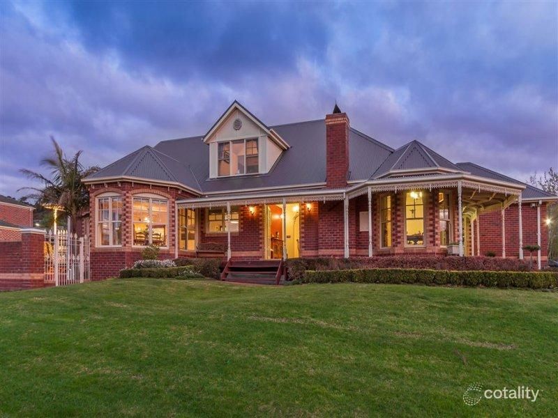 7 Camphor Cl, Lysterfield, VIC 3156