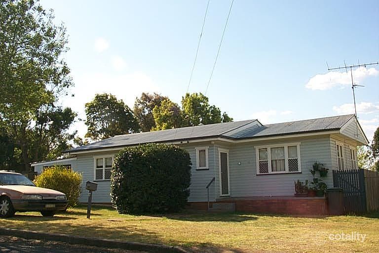 17 Butt St, Harristown, QLD 4350