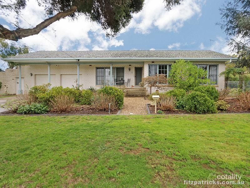 69 Meadow St, Kooringal, NSW 2650