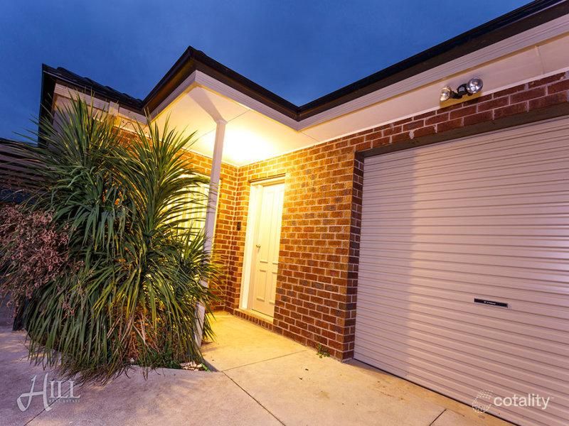 10a Strathavan Dr, Berwick, VIC 3806