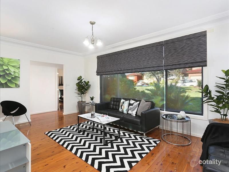 9 Waterside Pde, Peakhurst Heights, NSW 2210