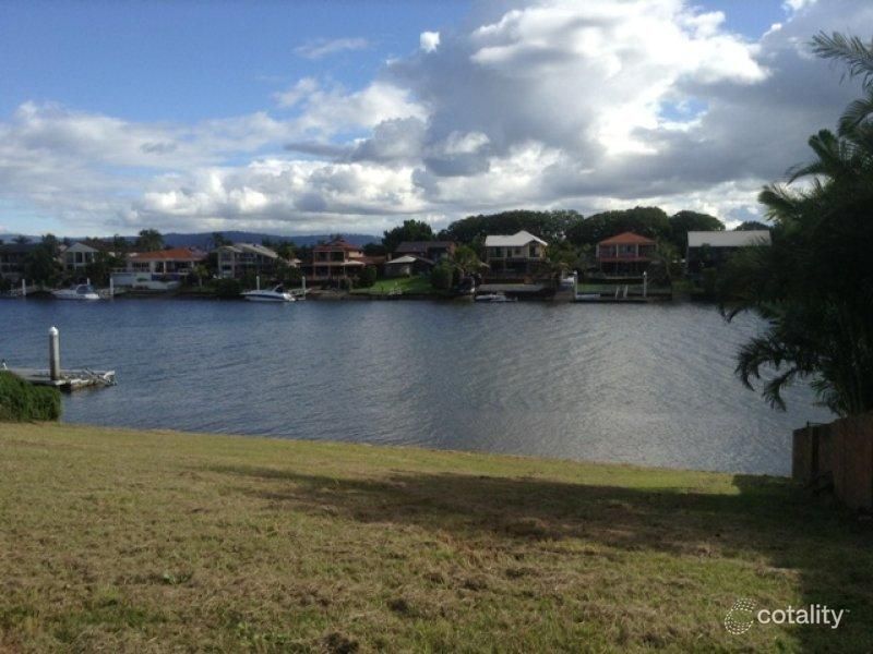 33 Sir Bruce Small Bvd, Benowa, QLD 4217