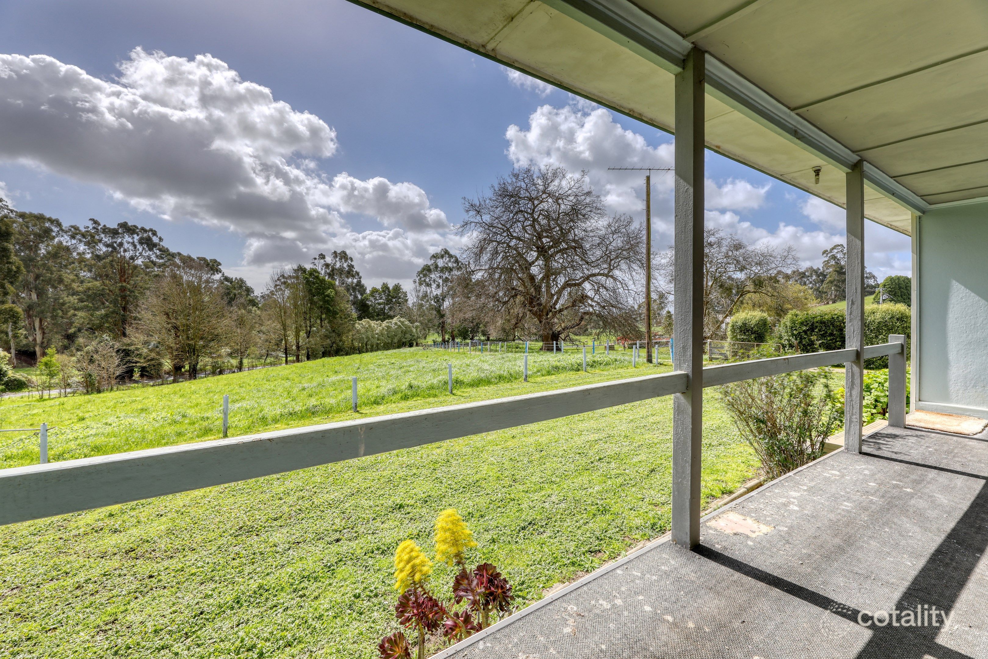 687 Darnum-Allambee Rd, Cloverlea, VIC 3822