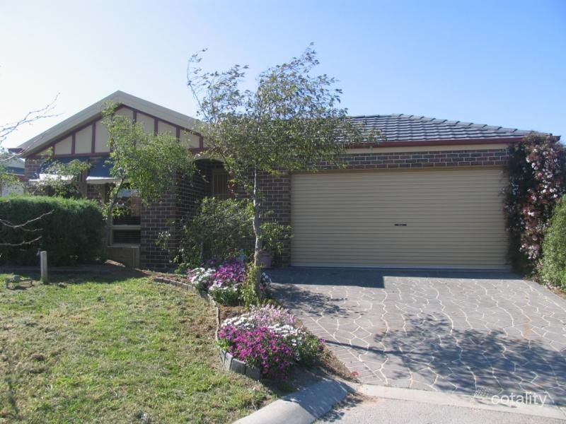 49 Tantallon Bvd, Beaconsfield, VIC 3807