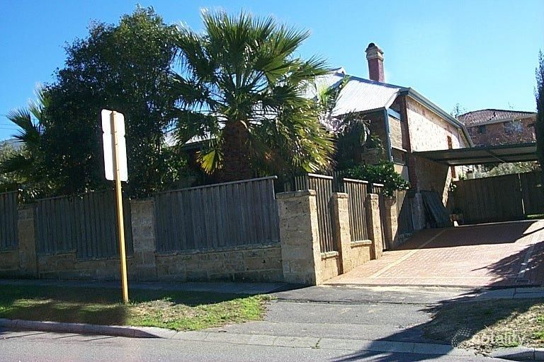 52 Watkins St, White Gum Valley, WA 6162