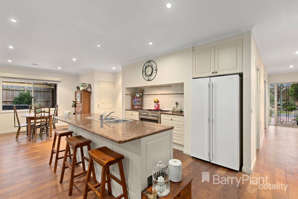 5 William Rd, Croydon, VIC 3136