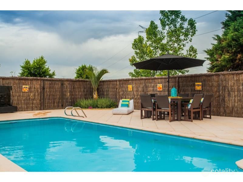 981 Anketell Rd, Oakford, WA 6121