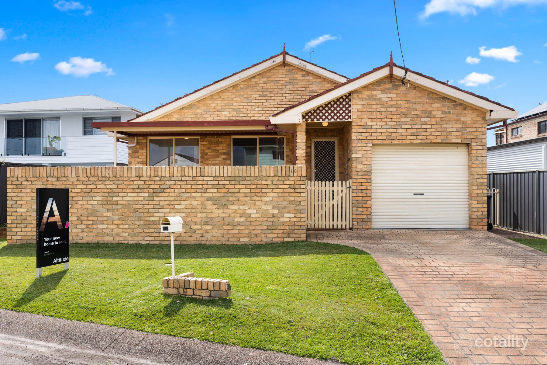 10 Marks Pde, Marks Point, NSW 2280