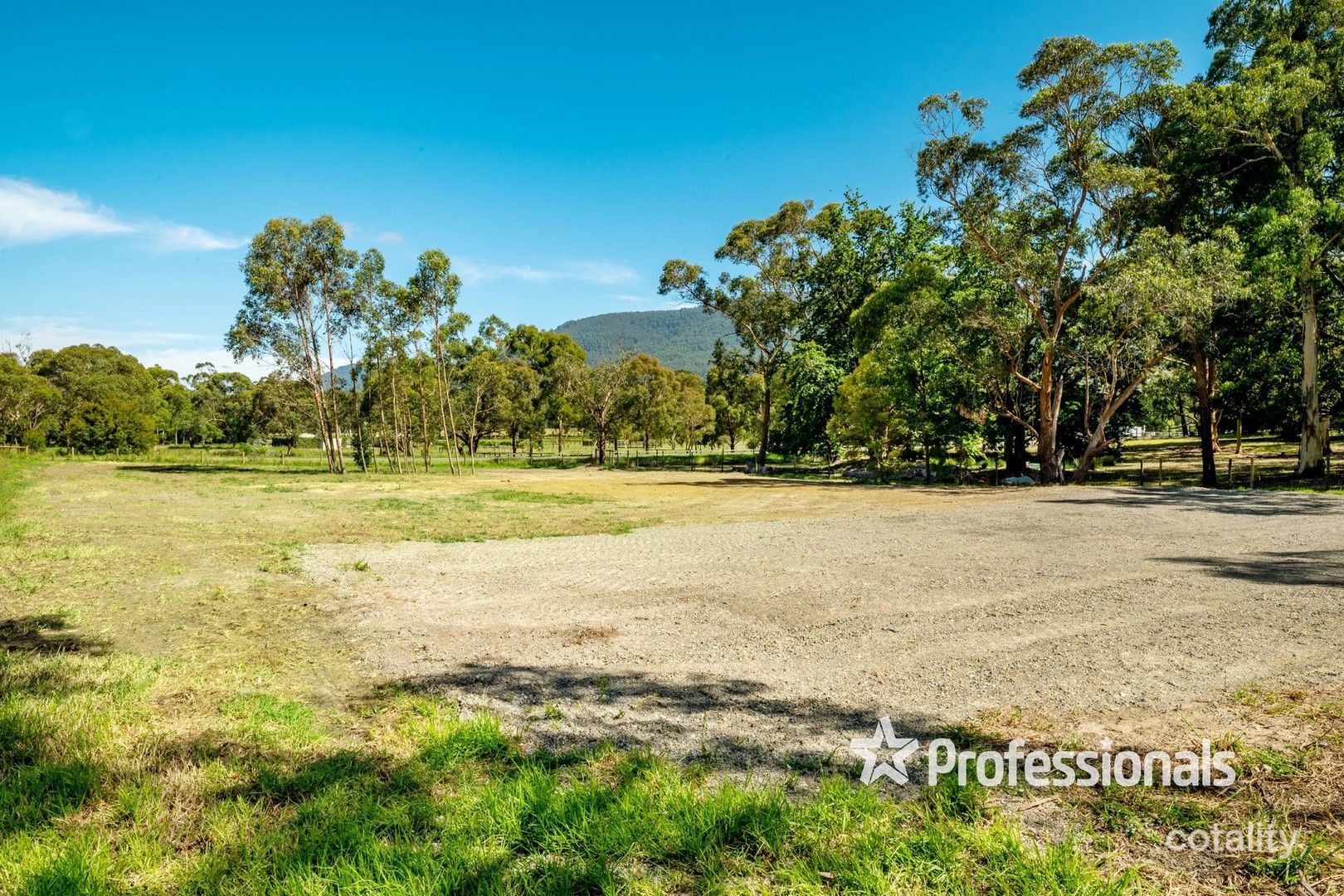 5b The Crescent, Wesburn, VIC 3799