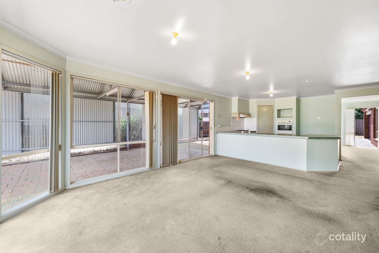 3 Conifer Pl, Hillside, VIC 3037