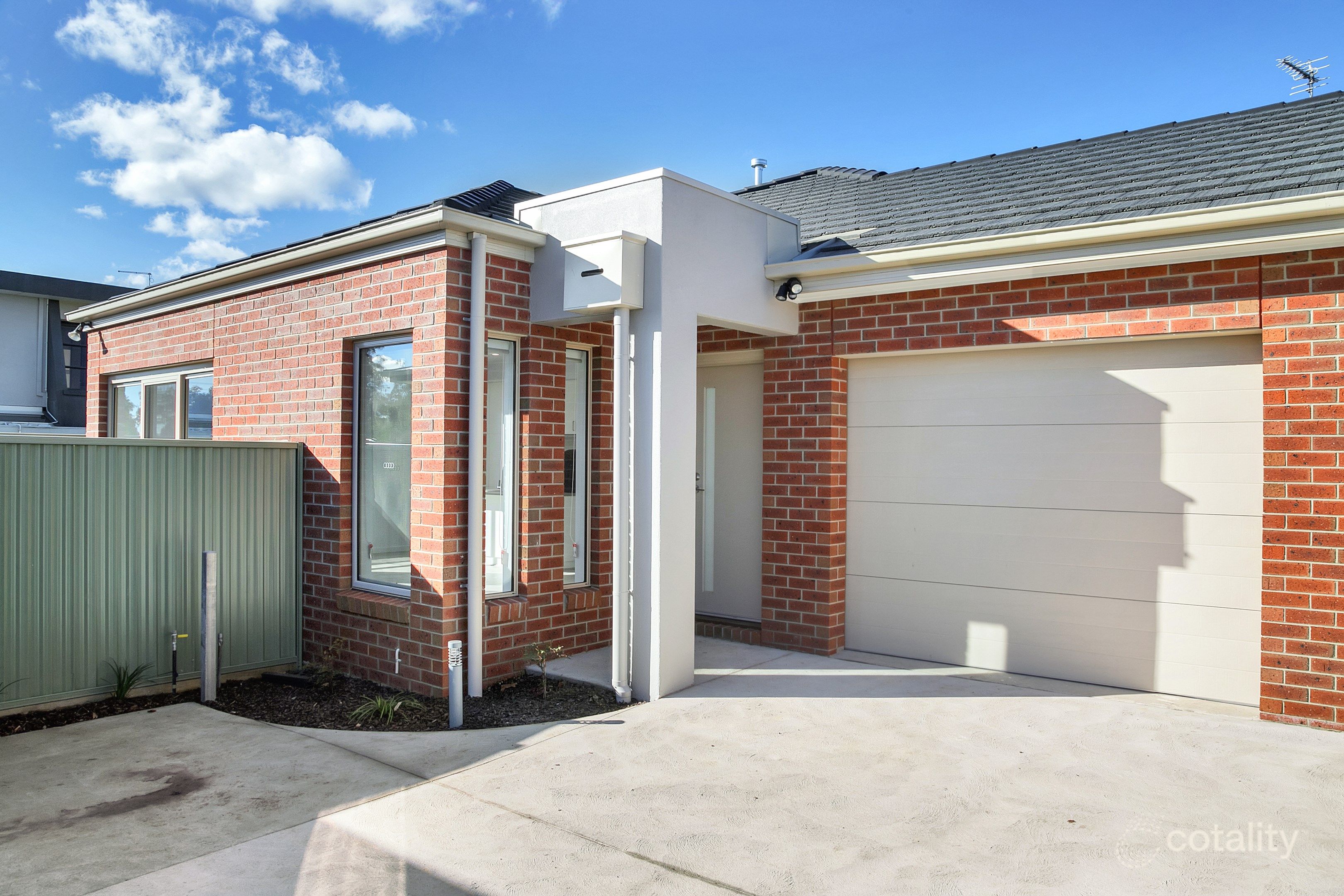 2/300a Heinz Lane, Invermay Park, VIC 3350