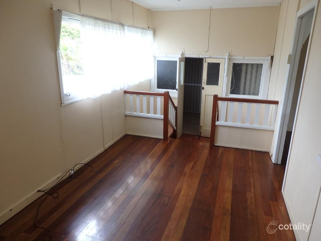 15 Dingyarra St, Toogoolawah, QLD 4313