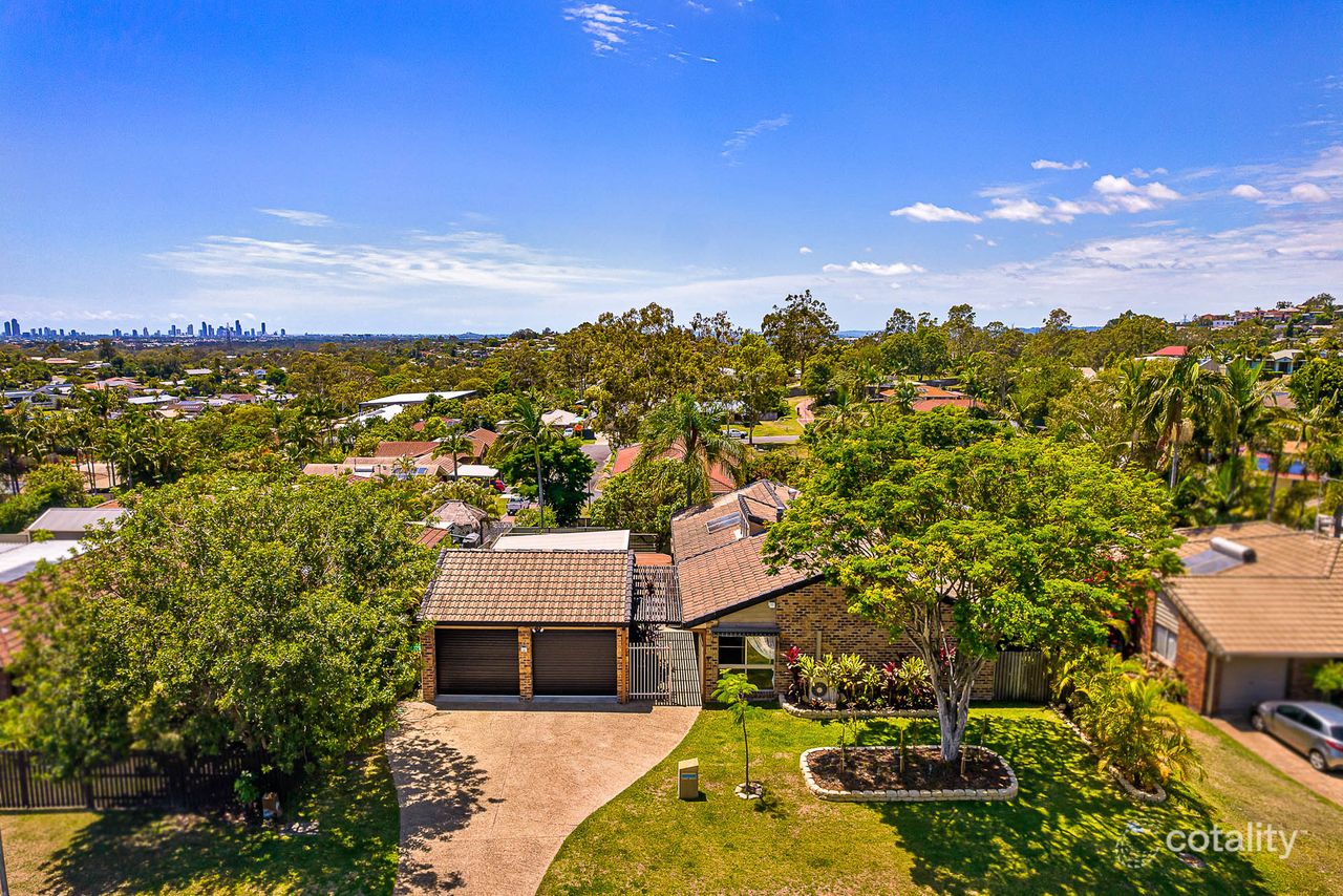 8 Armstrong Way, Highland Park, QLD 4211