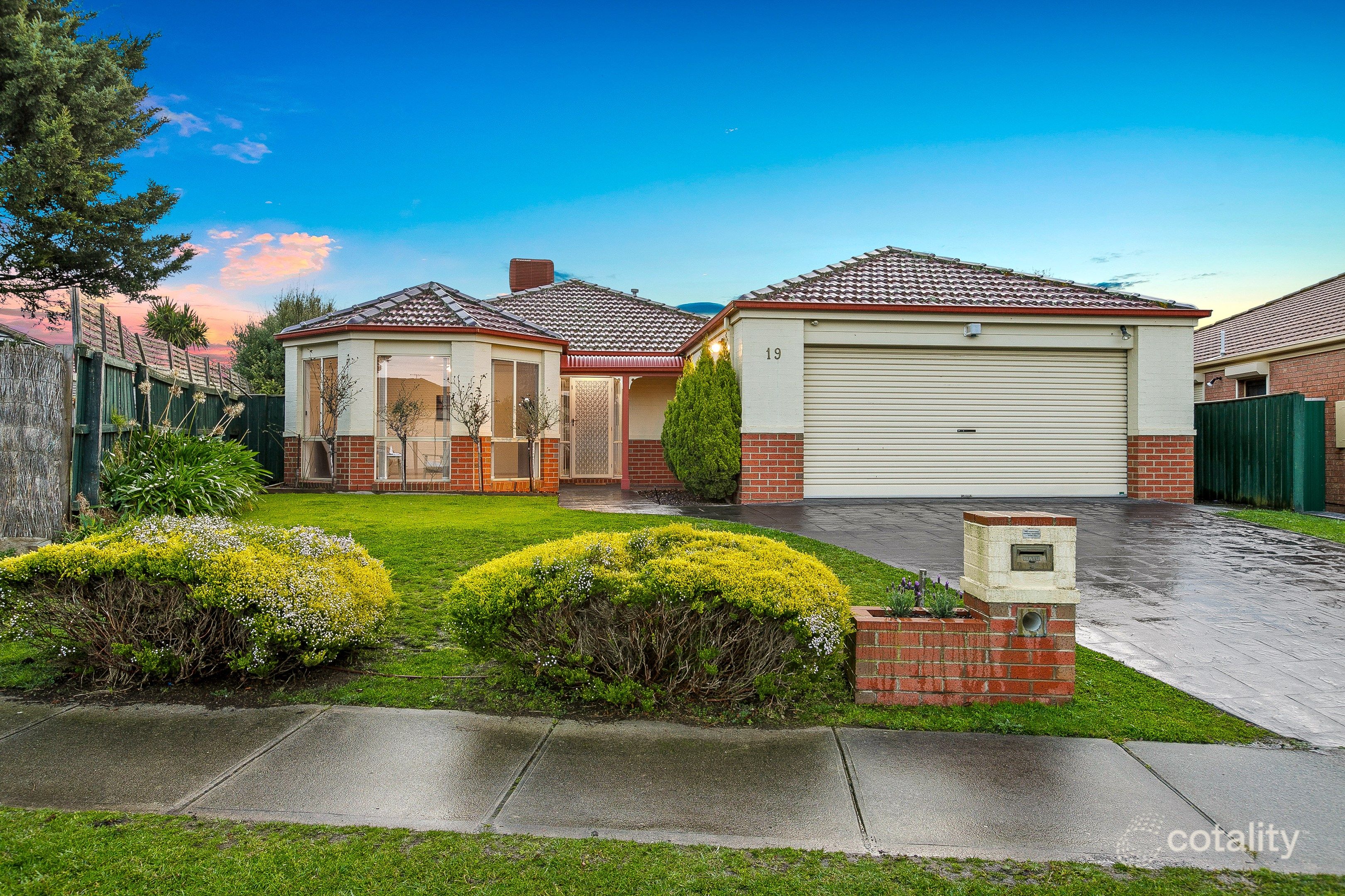 19 Harrington Dr, Narre Warren South, VIC 3805