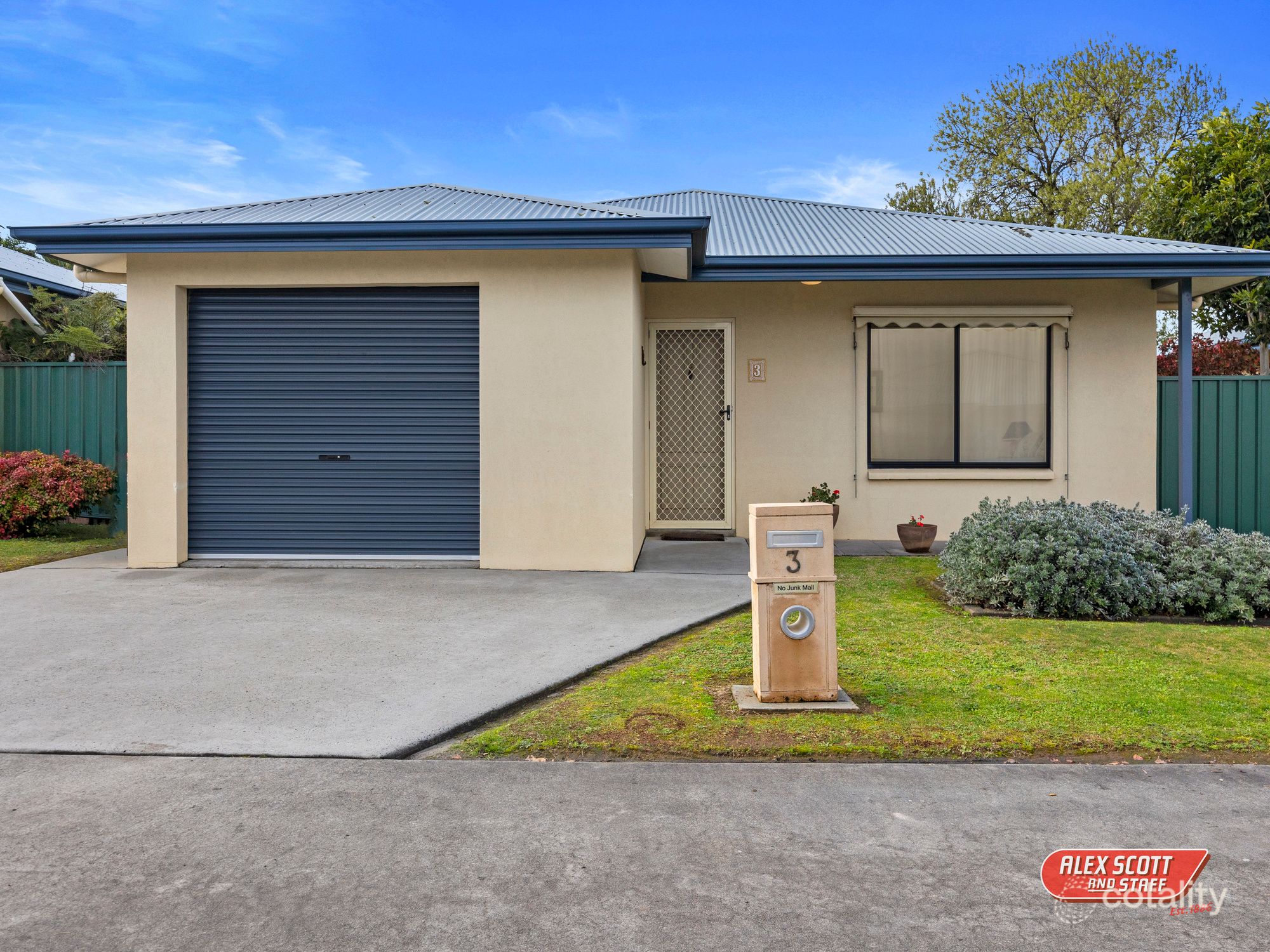 3/4 Miles Lane, Leongatha, VIC 3953