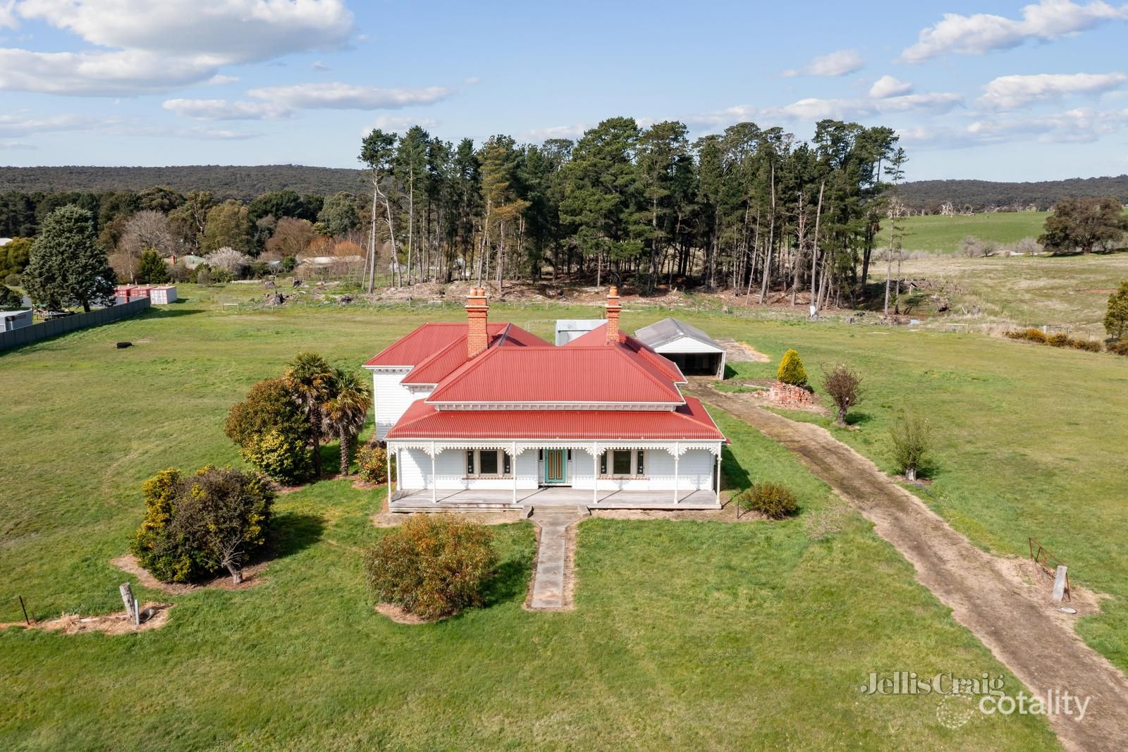 39 Linton-Naringhil Rd, Linton, VIC 3360