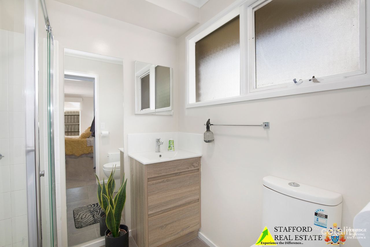 105 Lesdon Ave, Cranbourne, VIC 3977