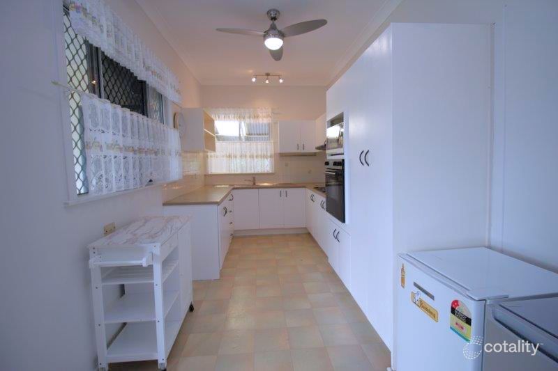 5 Riley St, Urangan, QLD 4655