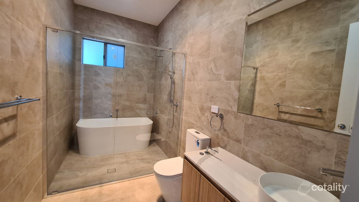 3 Hoxton Pl, Spring Farm, NSW 2570