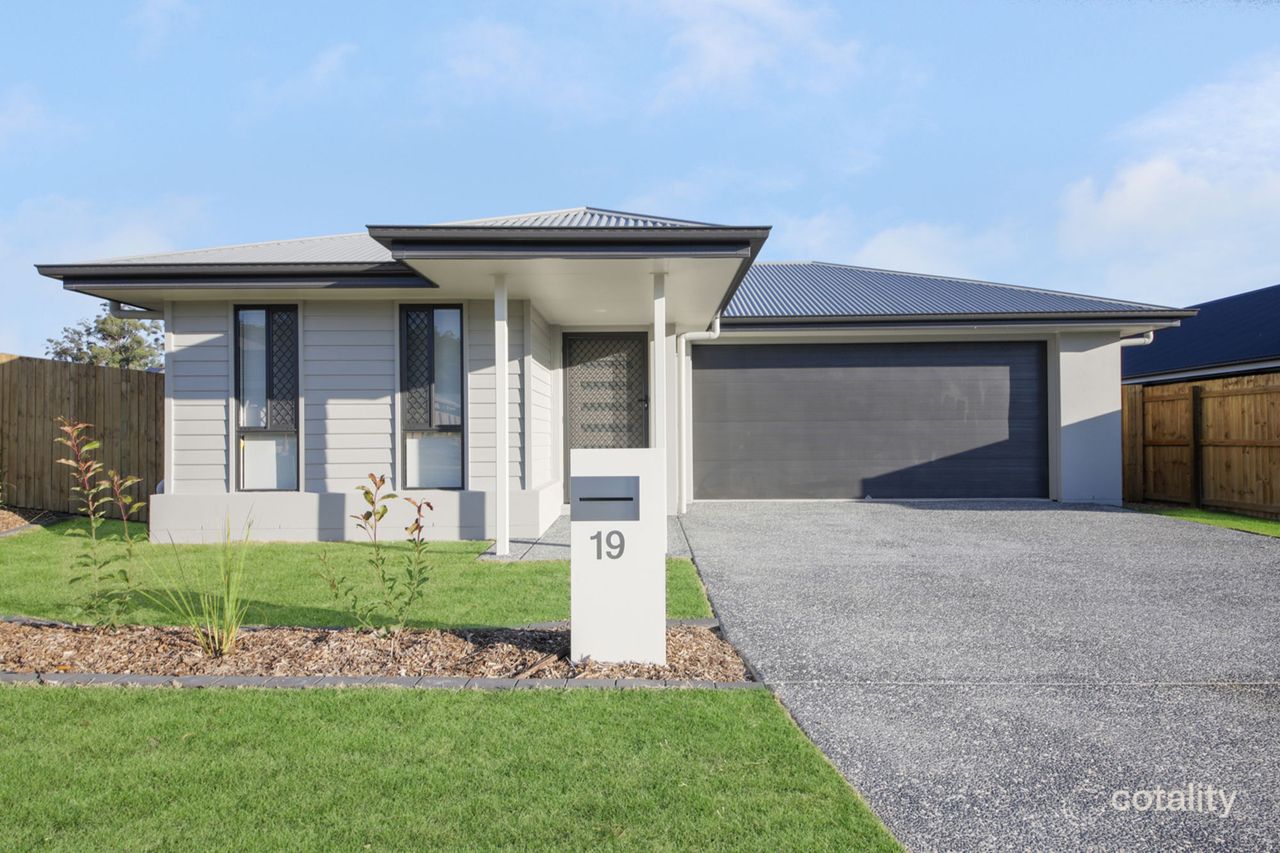 19 Springbrook St, Yarrabilba, QLD 4207