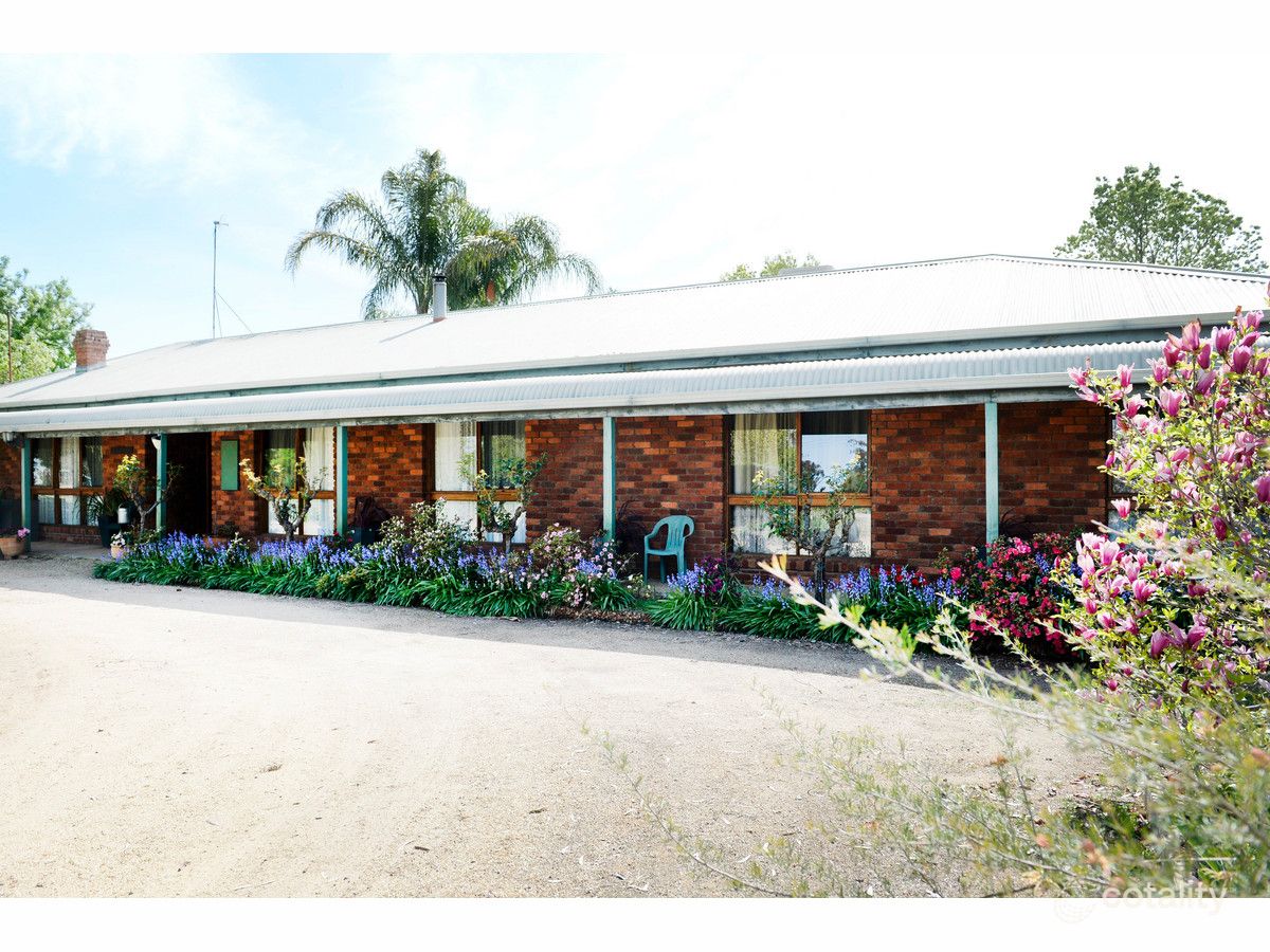 235 River Rd, Kialla, VIC 3631