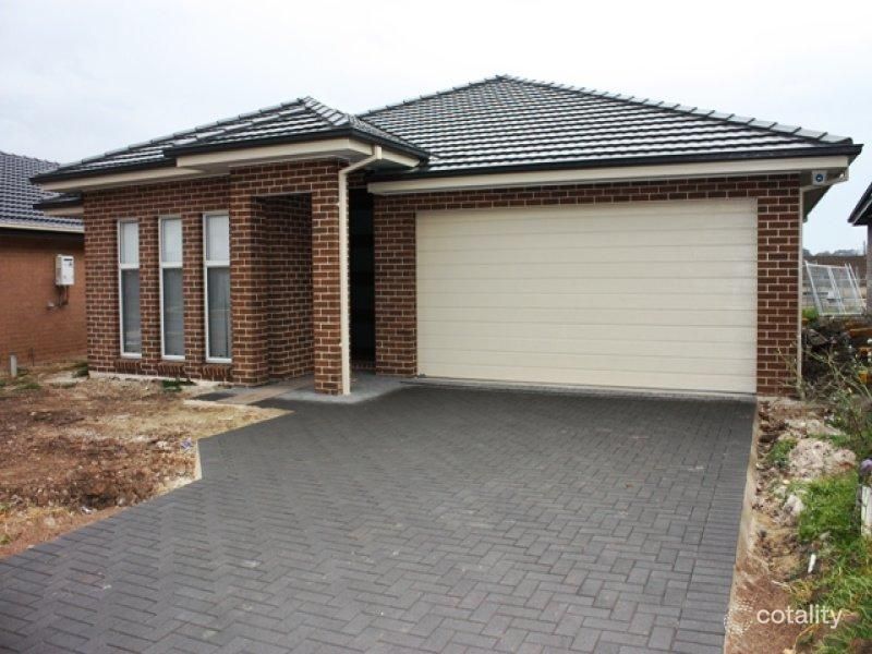 23 Pioneer Dr, Carnes Hill, NSW 2171