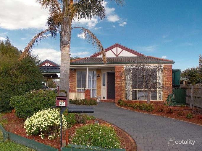 24 Comte Cl, Cranbourne West, VIC 3977