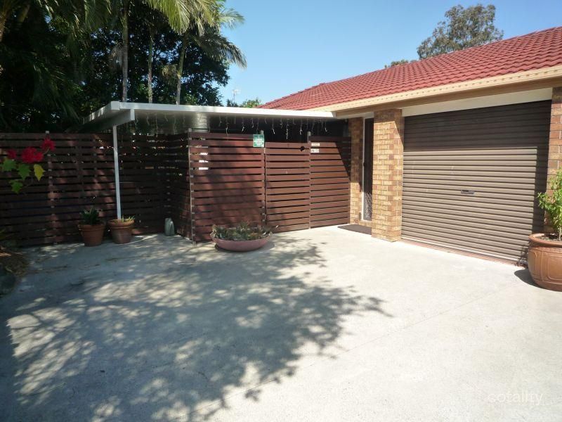 2/10 Morinda Way, Labrador, QLD 4215