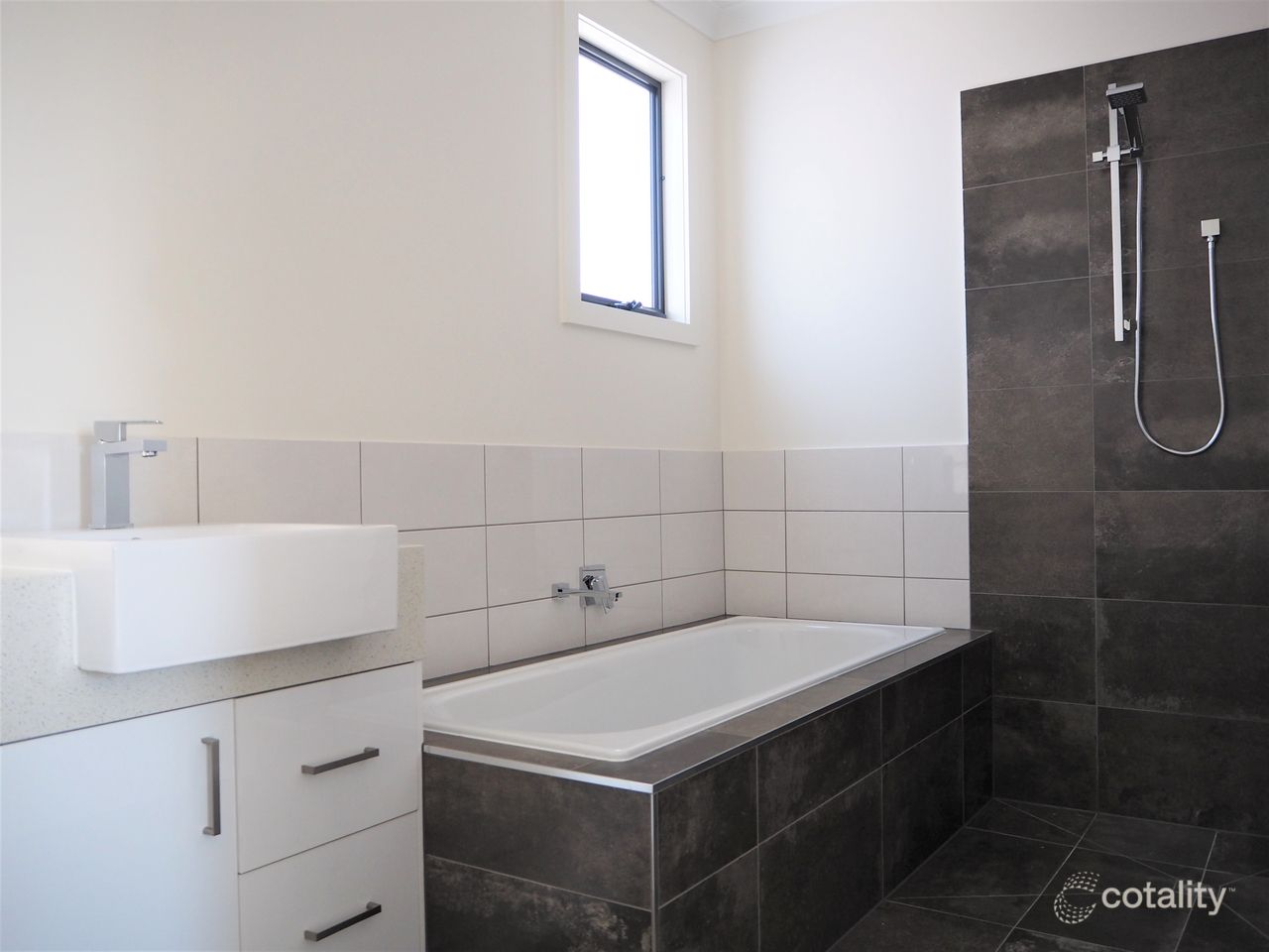 1/199 Purinuan Rd, Reservoir, VIC 3073