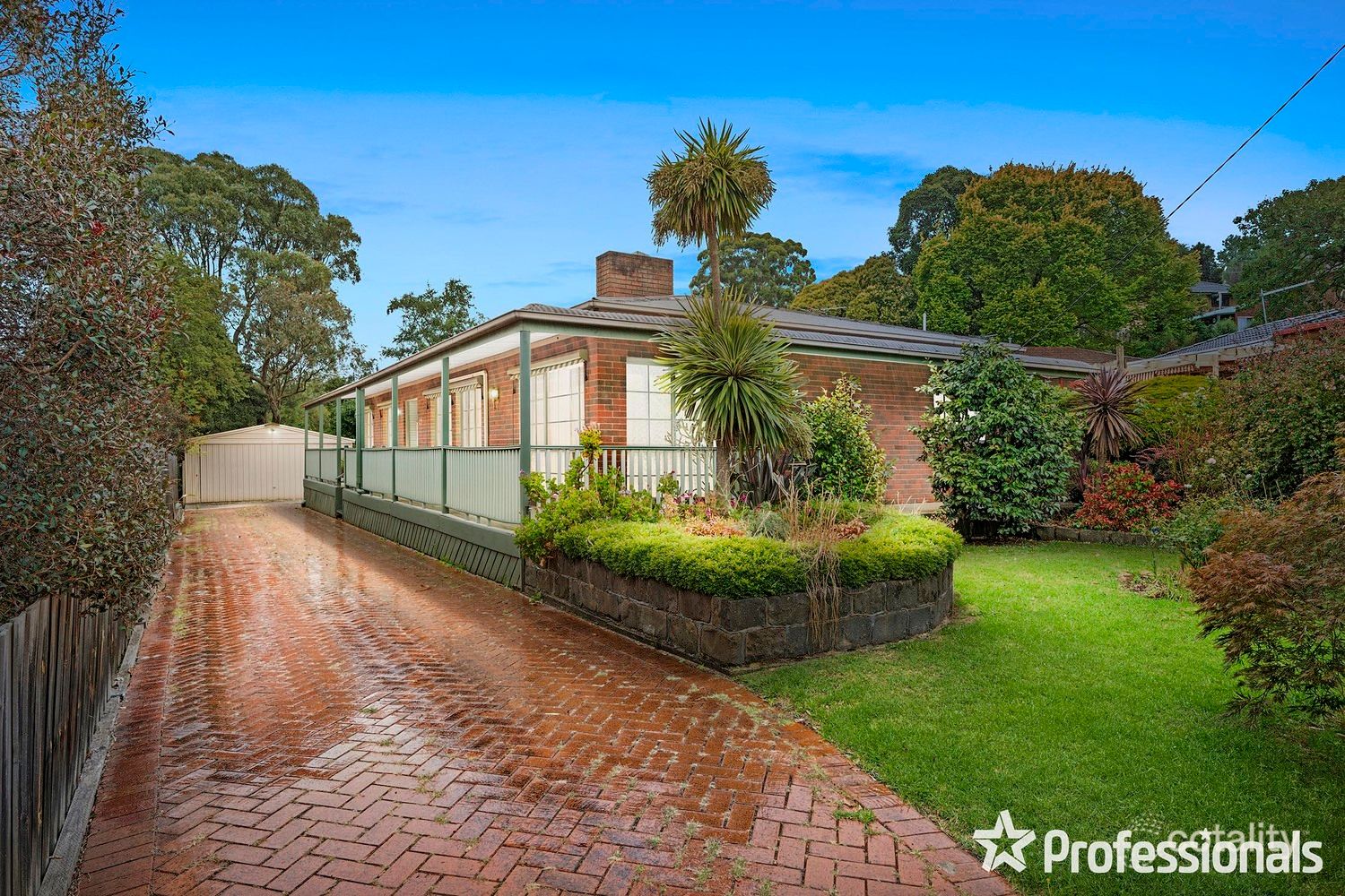 17 Wyuna Walk, Mooroolbark, VIC 3138