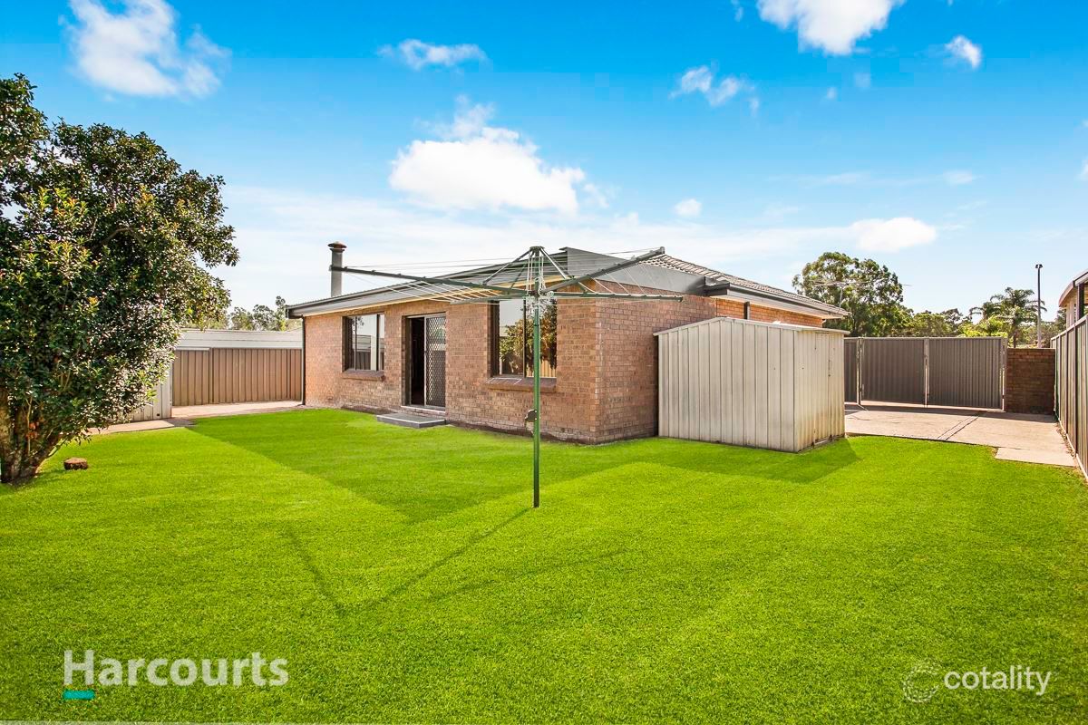 11 Grevillea Dr, St Clair, NSW 2759
