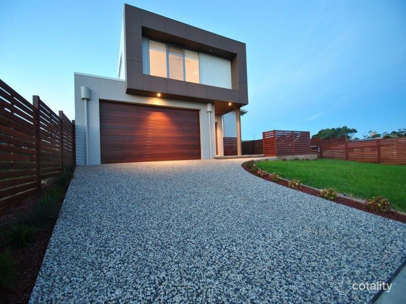 10 Lawson Dr, Lakes Entrance, VIC 3909