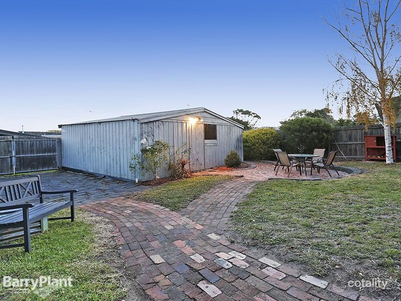 11 Camden Rd, Newtown, VIC 3220