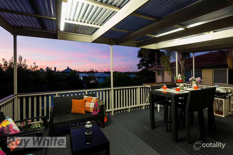 26 Ninth Ave, Coorparoo, QLD 4151