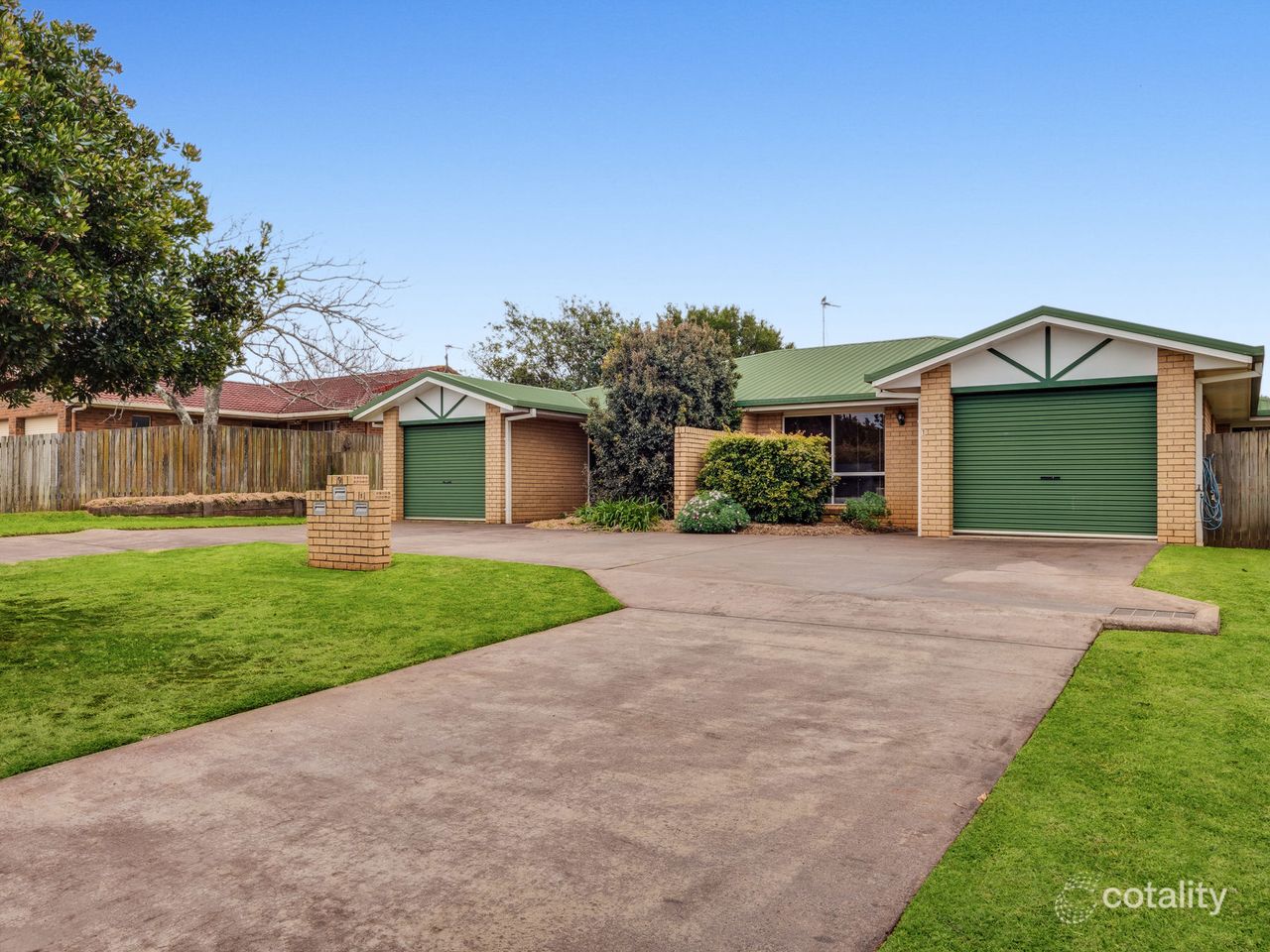 2/9 Gabrielle St, Kearneys Spring, QLD 4350