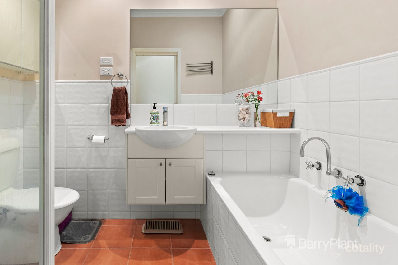 35 Flowerdale Rd, Hampton East, VIC 3188