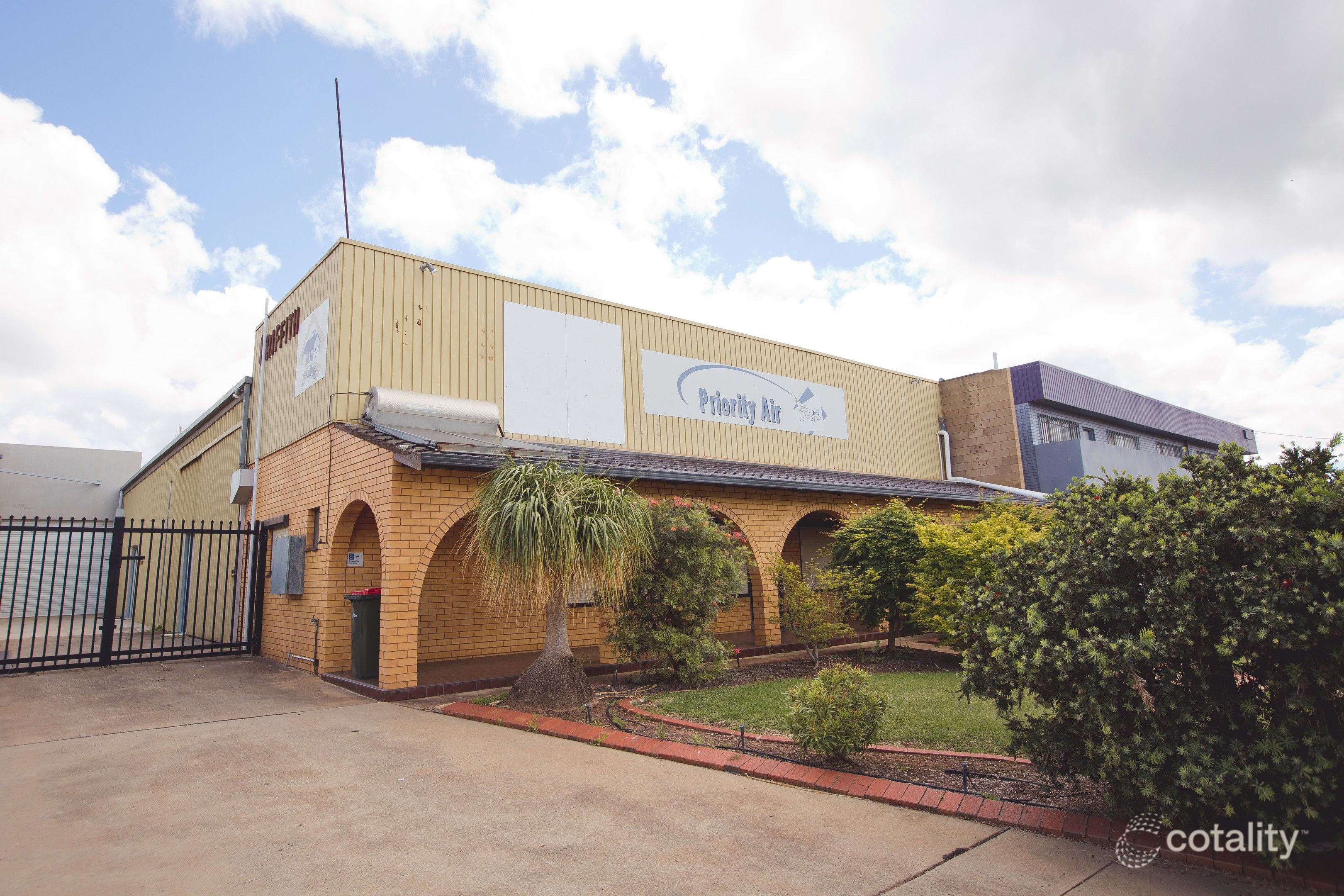 6 Hams St, Griffith, NSW 2680