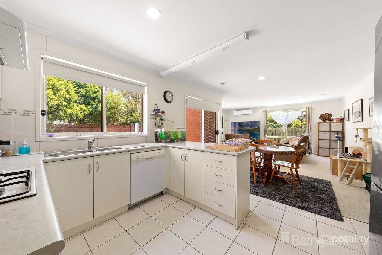 57 Bernborough Ave, Cranbourne West, VIC 3977