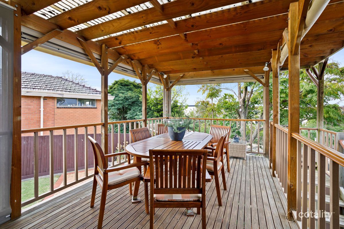 4 Menarra St, Strathmore, VIC 3041