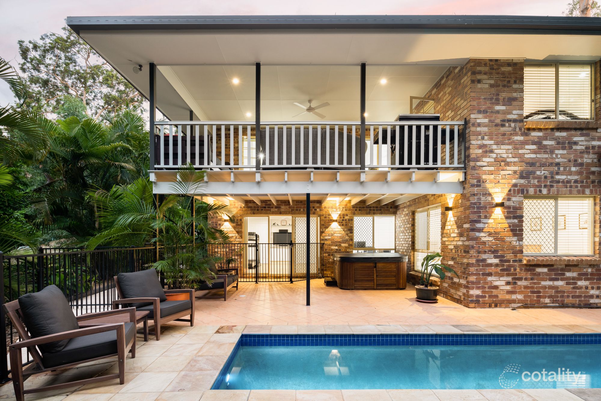 20 Kingfisher Pl, Chapel Hill, QLD 4069