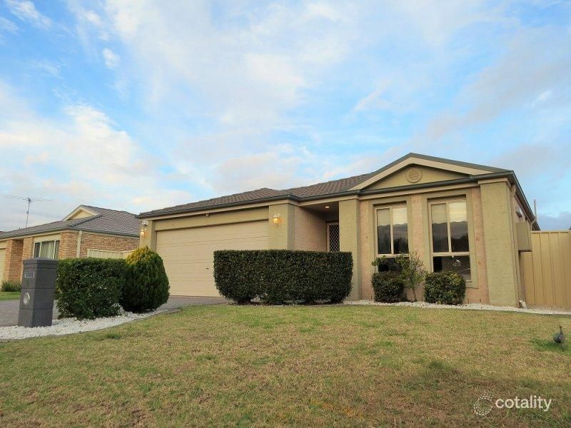 4 Ashford Cct, Currans Hill, NSW 2567