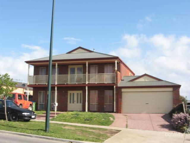 15-17 Domain Dr, Berwick, VIC 3806