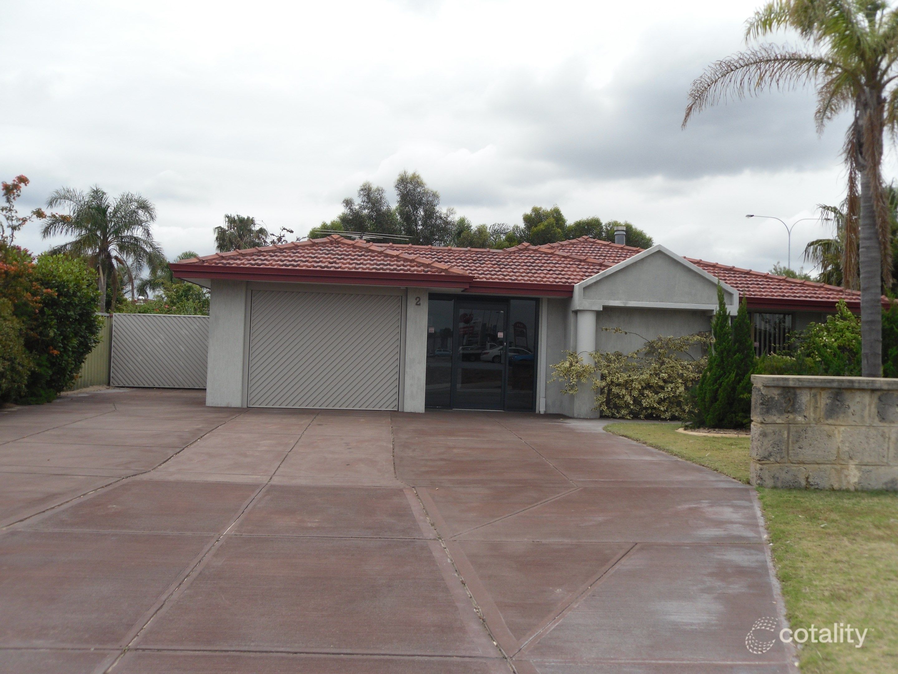 2 Clipper Dr, Port Kennedy, WA 6172