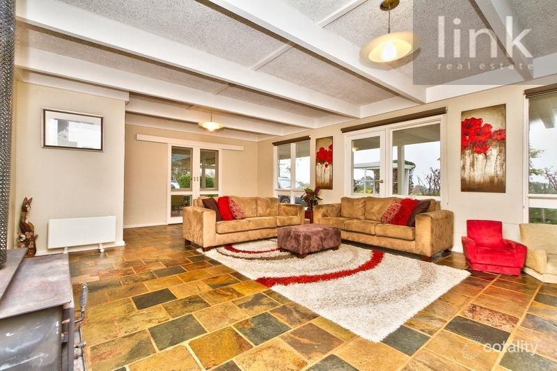 30 Bowna Park Dr, Table Top, NSW 2640